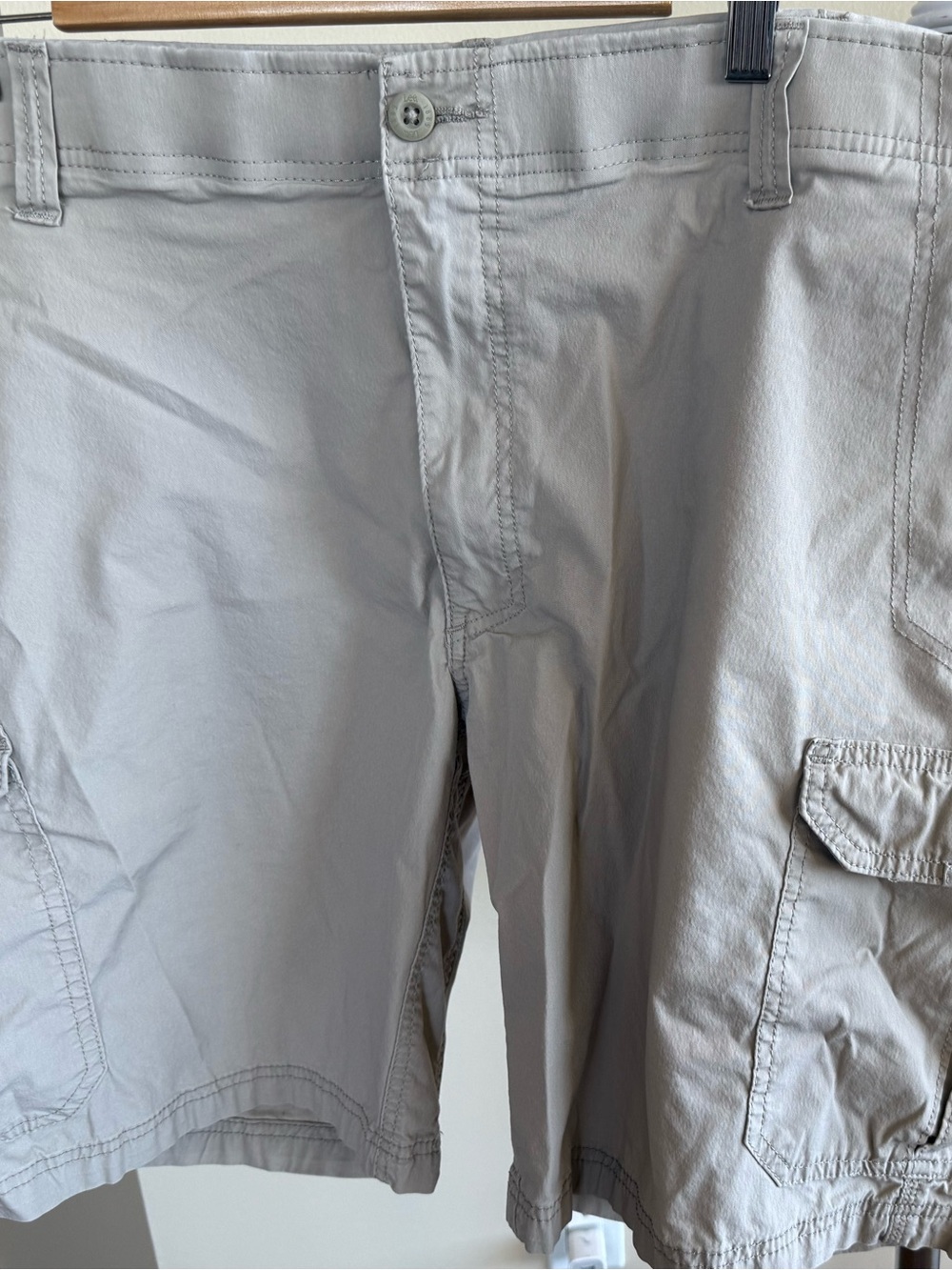 Men’s Light Khaki/gray Cargo Shorts